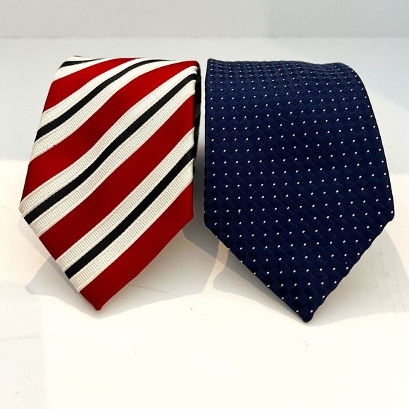 2 Donald Trump Signature Collection 100% Silk Ties- Excellent Condition - Picture 1 of 7
